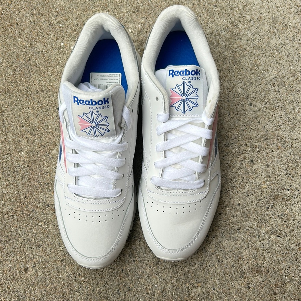 NWT Reebok tennis shoes